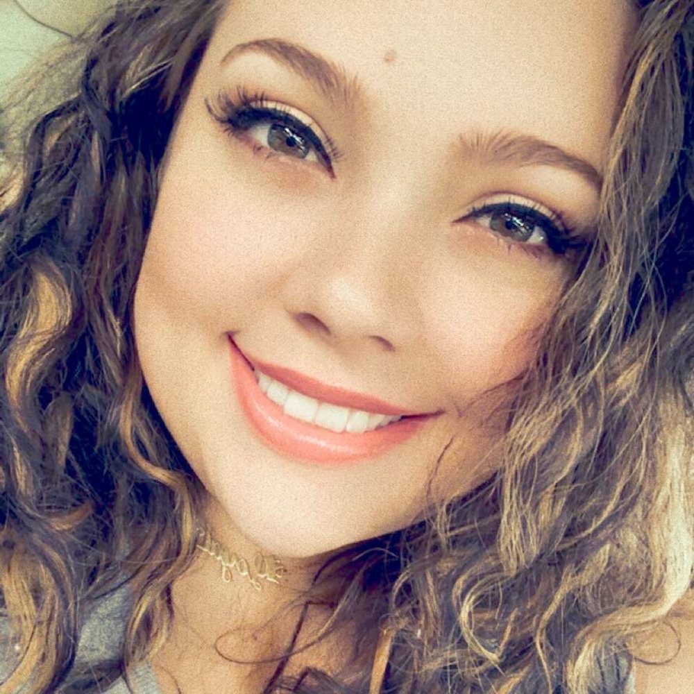 Meet your Posher, Alexandra